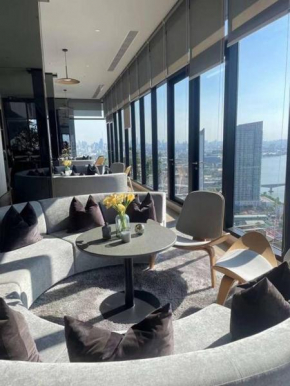 River view new condo Fast internet near MRT